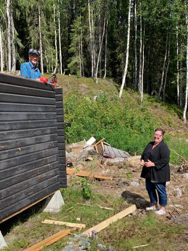 Anders och Annelie bygger en stuga