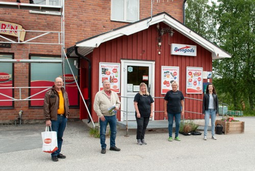 Staffan, Greger, Catarina, Ulla och Hanna framför Catarinas livs